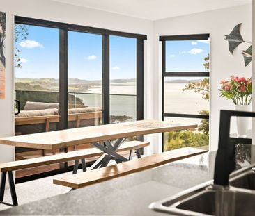 MODERN COASTAL LIVING WITH STUNNING SEA VIEWS - Photo 4
