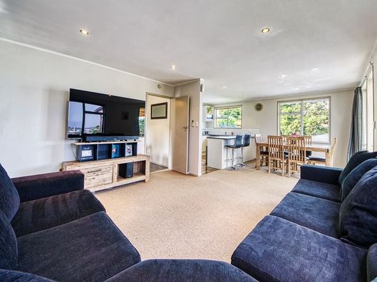 Fantastic 3 Bedroom Property in Massey - Photo 1
