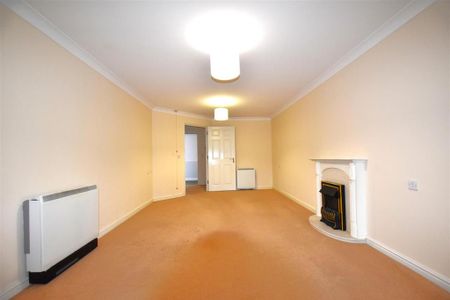 1 bedroom retirement property to rent - Photo 2