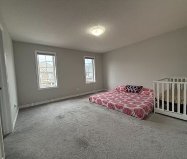 For Lease - 11 Gleason Crescent, Kitchener, Ontario - Photo 4