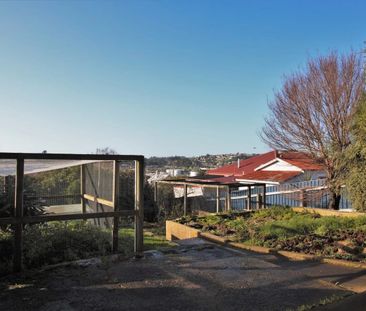 Large Family Home in Prime Location - Photo 3