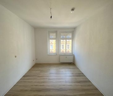 Traumhaft schöne 3 R Wohnung mit EBK - JETZT ZUSCHLAGEN ! - Photo 2