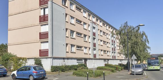 Appartement SABLE SUR SARTHE T4 - Photo 2