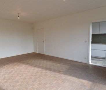 Gerenoveerd appartement met 2 slaapkamers in hartje Gullegem - Photo 4