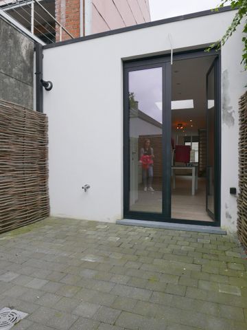 Volledig gerenoveerde en instapklare woning - Photo 3