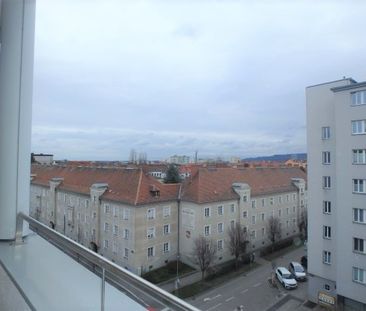 3-Zimmer Wohnung mit Balkon im letzten Liftstock - Foto 2