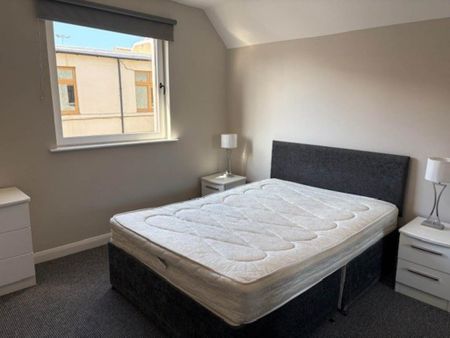 2 bedroom flat to rent - Photo 3