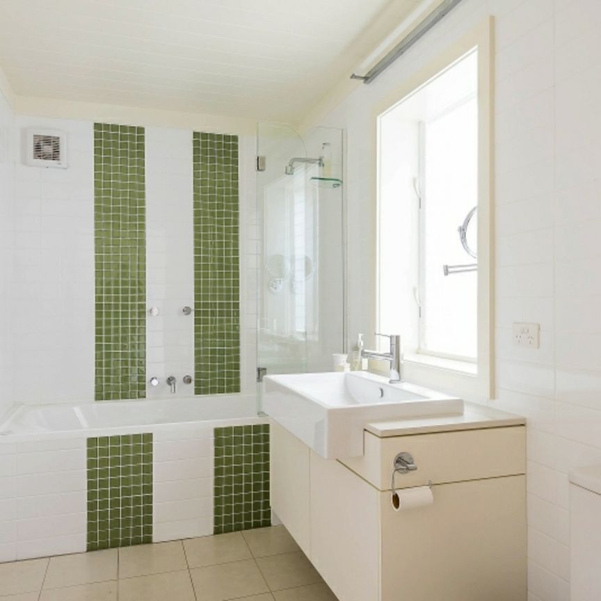 4 Bedroom Waterfront Home with Direct Water Access - Photo 1