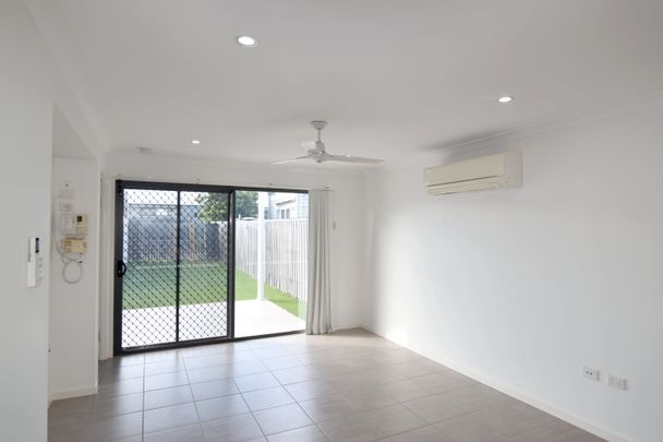 STYLISH TWO-BEDROOM RESIDENCE IN POPULAR ESTATE! - Photo 1