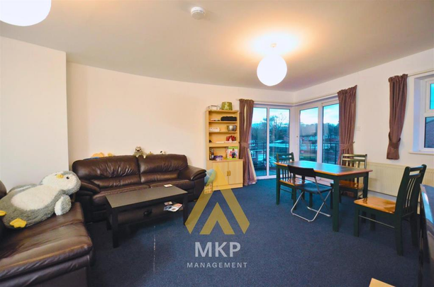 4 bedroom flat to rent - Photo 1