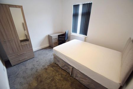 3 bedroom terraced house to rent - Photo 4