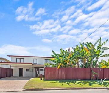 FAMILY HOME IN CONVENIENT STRATHPINE LOCATION - Photo 6