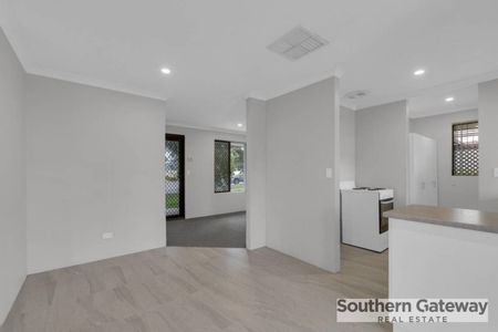 Central Family Home - Photo 3