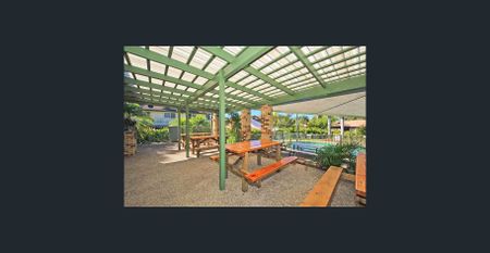 Included internet, water & mowing - Photo 3