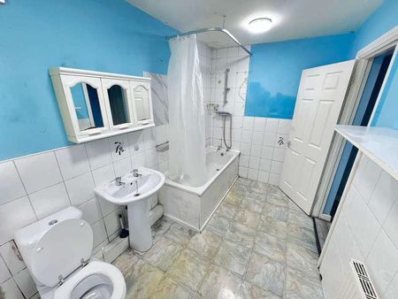 Liverpool Road, M30 - Photo 2