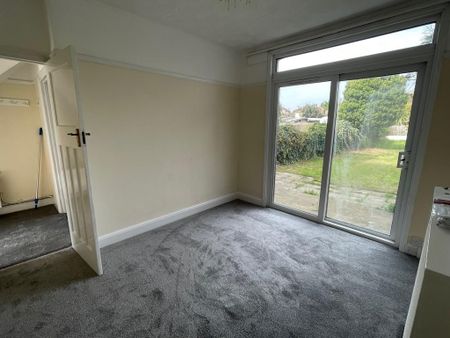 3 bedroom detached house to rent - Photo 2