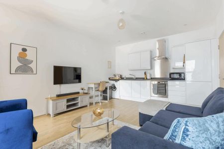 1 bedroom serviced apartment to rent - Photo 3