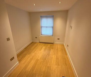 1 Bed Flat, The Broadway, SW19 - Photo 1