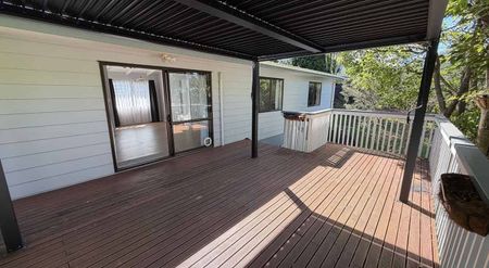 Sunny 3-Bedroom Home in Massey - Large Deck & Yard - Photo 3