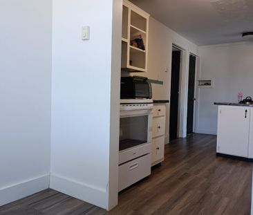 5 Storey Rd. W Unit A – Main Floor - Photo 3