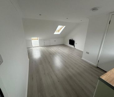 Studio Flat, Colville Road, E11 - Photo 4