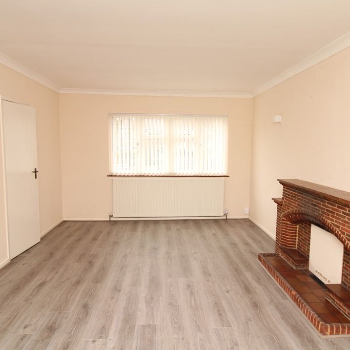 £1,200 - To Let - Photo 1