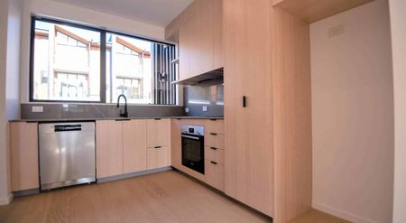 COZY & STYLISH 2 BEDROOM HOME - Photo 5