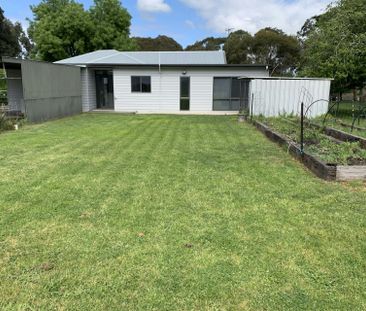 Modern Country Living: 4-bedroom home - Photo 4