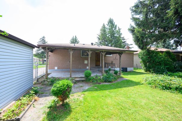 For Lease - 1295 Pinegrove Road Unit# Lower, Oakville, Ontario - Photo 1