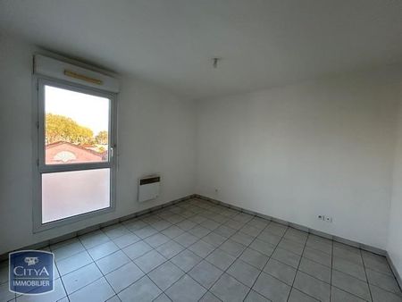 Location Appartement 2 pièces 33m² LA SEYNE SUR MER 83500 - Photo 3