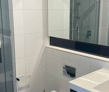 Modern 2BR Apt with Balcony & AC - Photo 5