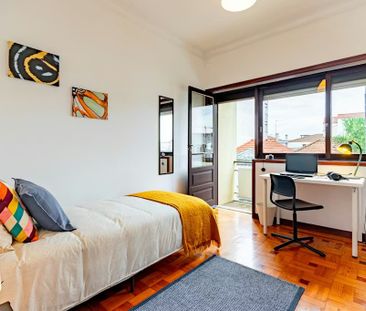 Avenida de Fernão de Magalhães, Porto, Braga - Photo 2