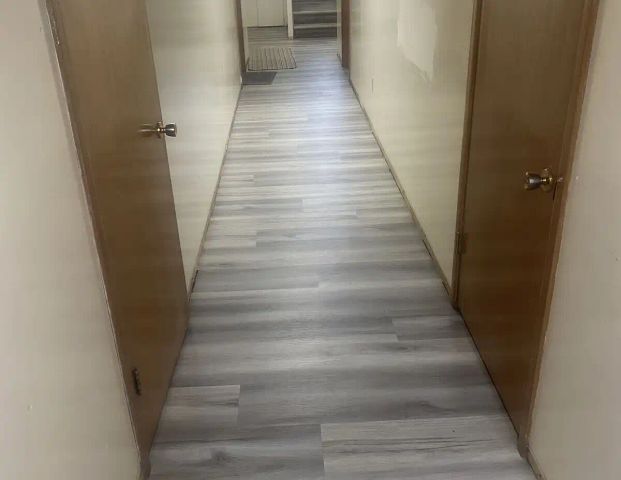 1 Bedroom renovated Apartment in Brentwood. Brand New appliances — 1 Bedroom Condo Unit - Photo 1
