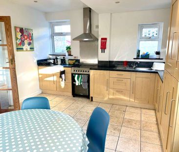 6 Bedroom Student House, Falmouth Room 3 - Photo 3