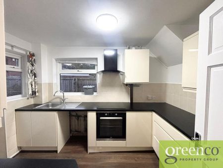 3 bedroom semi-detached house to rent - Photo 2