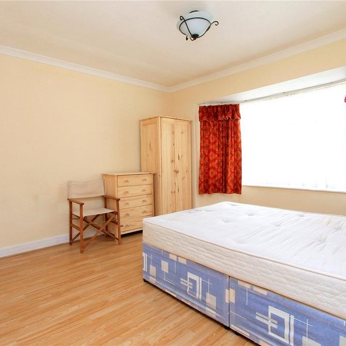 4 bedroom semi-detached house to rent - Photo 1