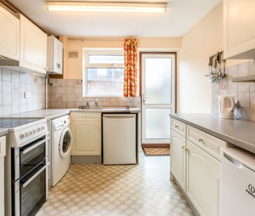 4 bedroom house to rent Croft Mead, Chichester, PO19 - Photo 6