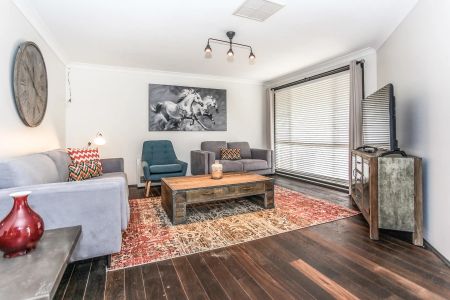 SHARE HOUSE - 1 bedroom with ensuite - Fully Furnished - Photo 2