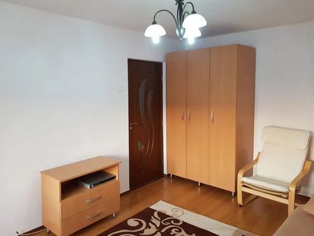 Garsoniera de inchiriat in Ploiesti, zona Parcul Mihai VIteazul-adiacent - Photo 4