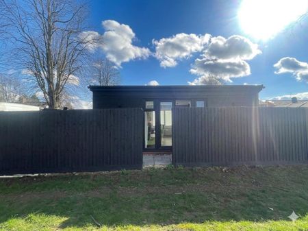 Studio to rent - Photo 2