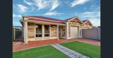 Conveniently located with ample entertaining areas！ - Photo 3