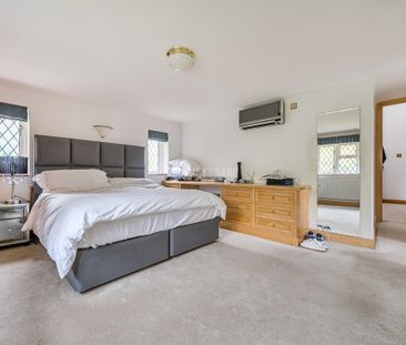 Holmdene Avenue Mill Hill NW7 - Photo 4