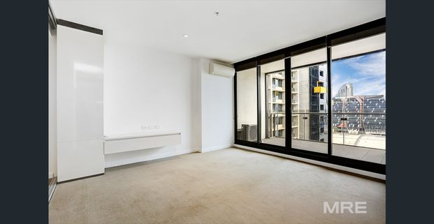 Style, comfort and alluring views! - Photo 1