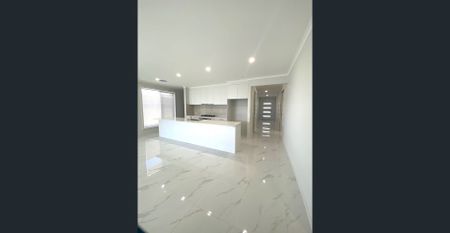 Your Dream Lifestyle Awaits – Just 35 Minutes from the City and Coast - Photo 4