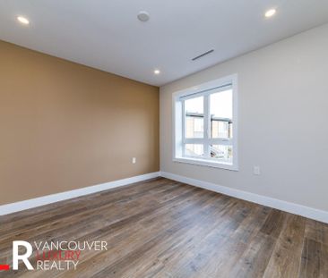 Townhouse in North Vancouver, BC - Photo 1