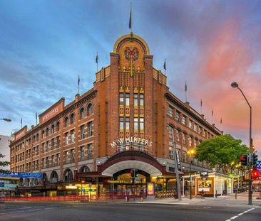 TWO BEDROOMS LUXURY APARTMENT IN THE ICONIC MCWHIRTERS BUILDING - Photo 4