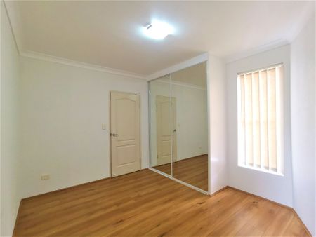 SPACIOUS & CONVENIENT 2 BEDROOM APARTMENT - Photo 5