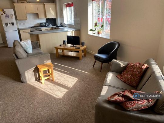2 bedroom flat to rent - Photo 1