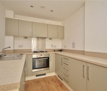 Guildford Road, Woking, Surrey, GU22 7LR - Photo 3