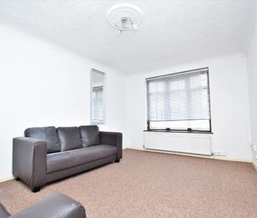 2 bedroom end of terrace house to rent - Photo 2